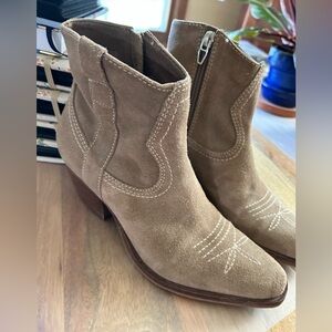 Dolce Vita Silma Size 6 1/2 Suede Boots